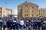 Militants dans les rues de Gyumri (17 avril 2018)