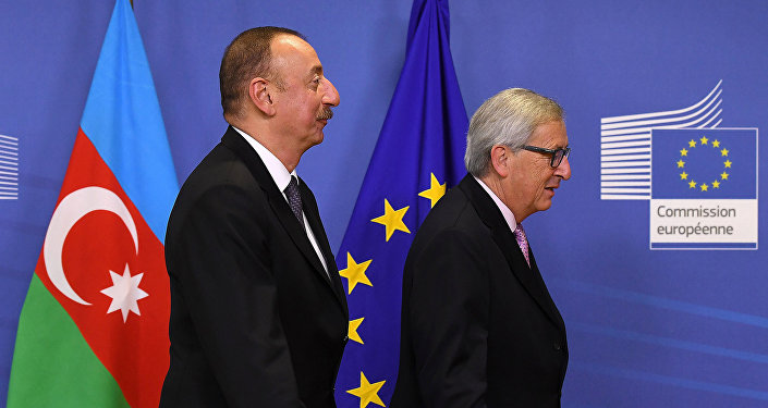 Президент Азербайджана Ильхам Алиев и председатель Европейской Комиссии Жан-Клод Юнкер